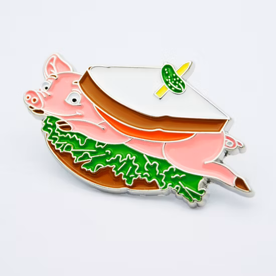 Esmalte suave personalizado para coche, nombre de fútbol, ​​moda médica, dibujos animados en 3D, emblema bonito, insignia, Pin de solapa de Metal para regalos de promoción